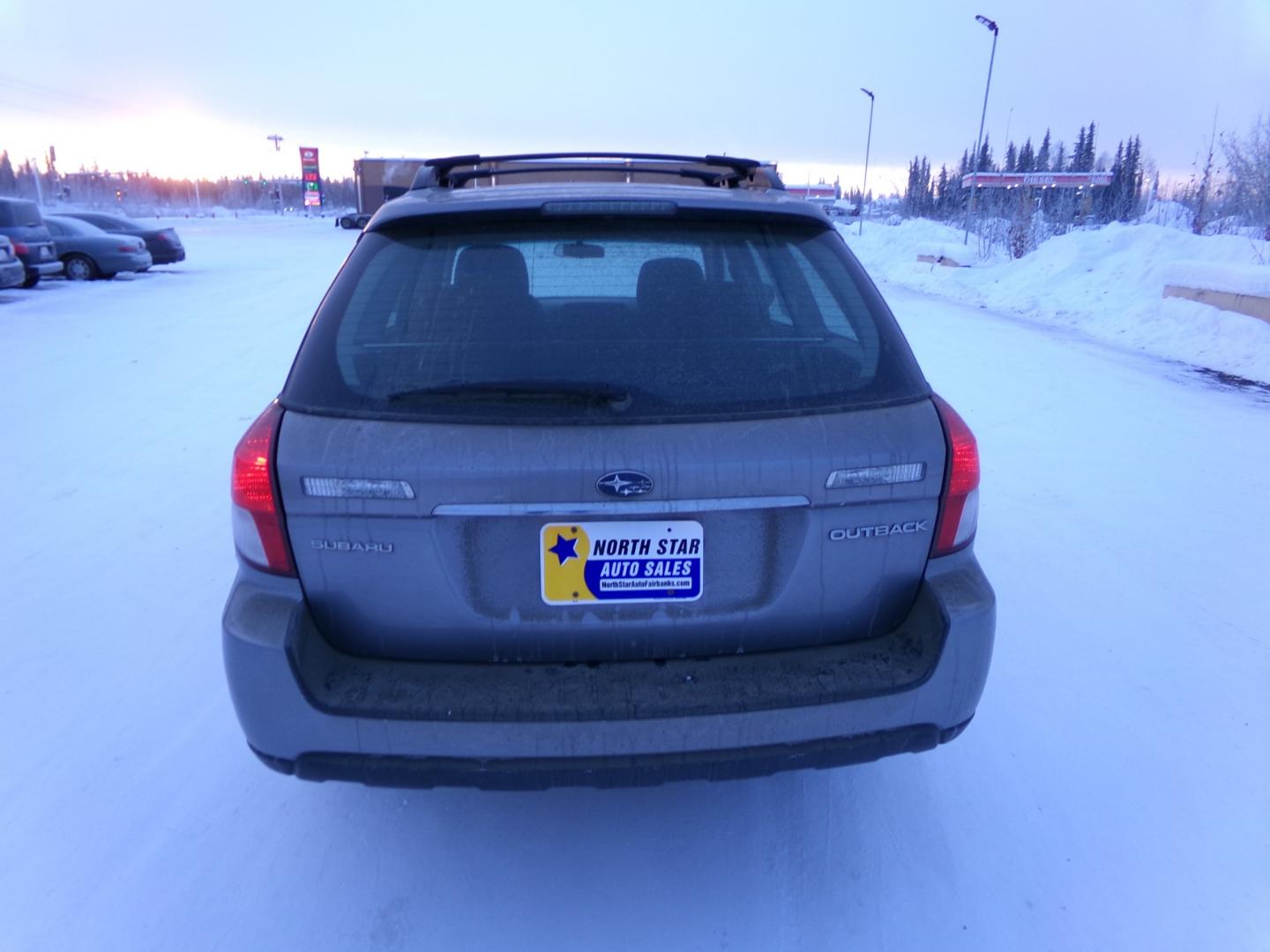 2008 Grey Subaru Outback 2.5i (4S4BP61C687) with an 2.5L H4 SOHC 16V engine, Automatic transmission, located at 2630 Philips Field Rd., Fairbanks, AK, 99709, (907) 458-0593, 64.848068, -147.780609 - Photo#3